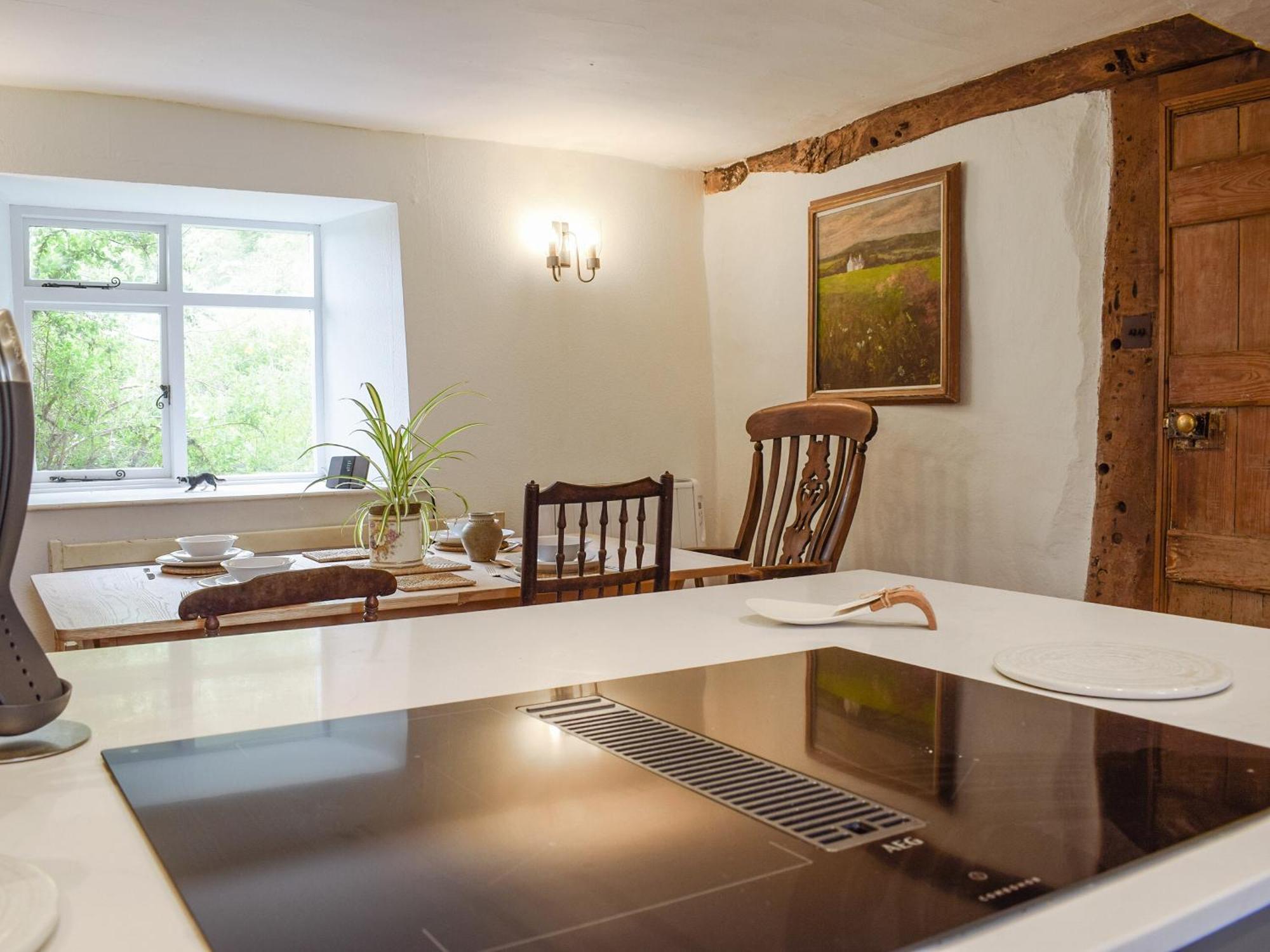 Lower Goytre Farmhouse Llanfair Waterdine Exteriör bild