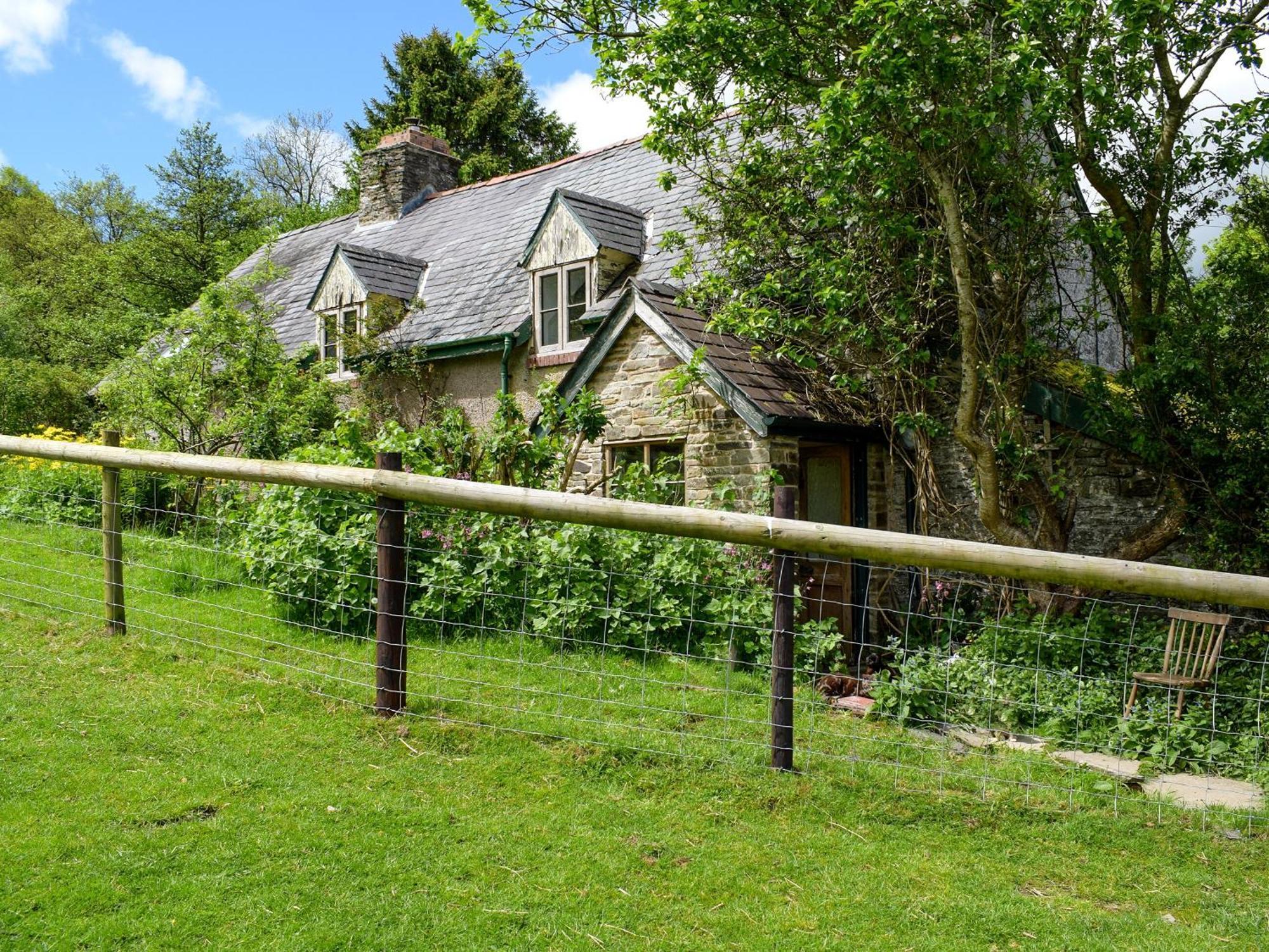 Lower Goytre Farmhouse Llanfair Waterdine Exteriör bild